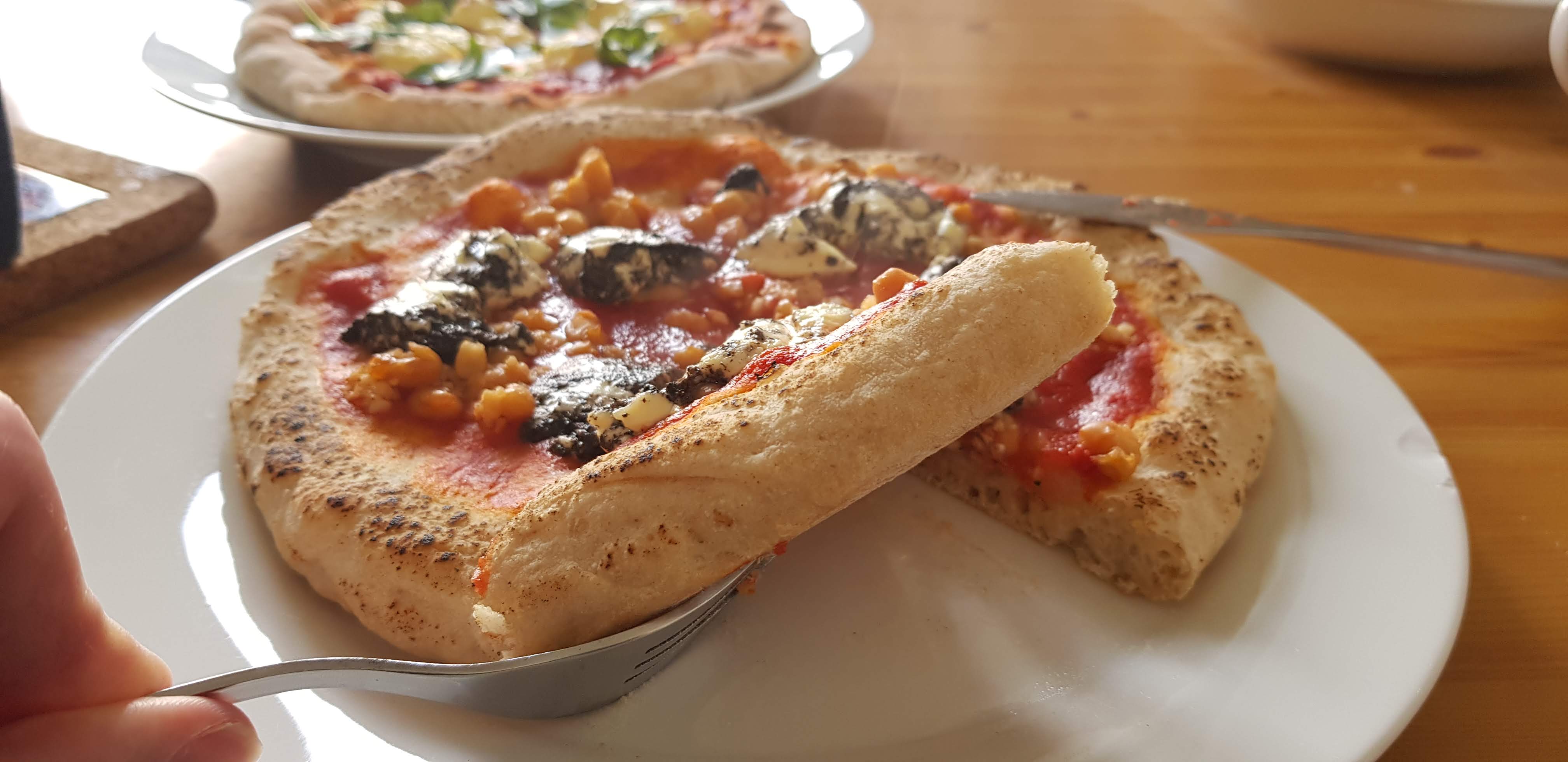 Cast-iron pan pizza